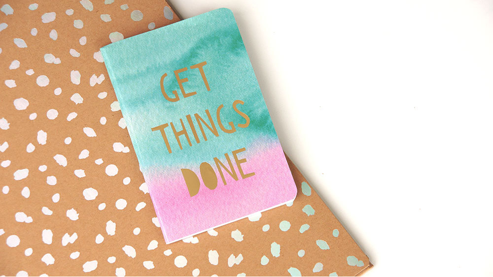 Je maakt een lijst met taken. Je weet wat je moet doen. En tóch krijg je het niet voor elkaar. Ik ga je helpen met 8 tips in het mini e-book!