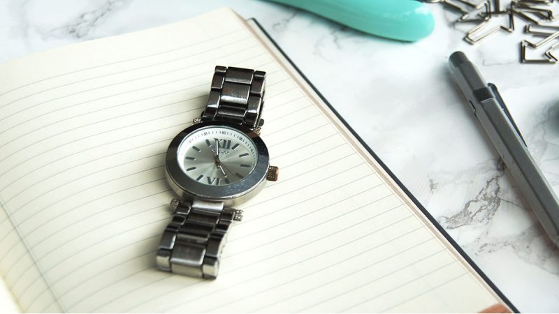 Horloge op HEMA notitieboek